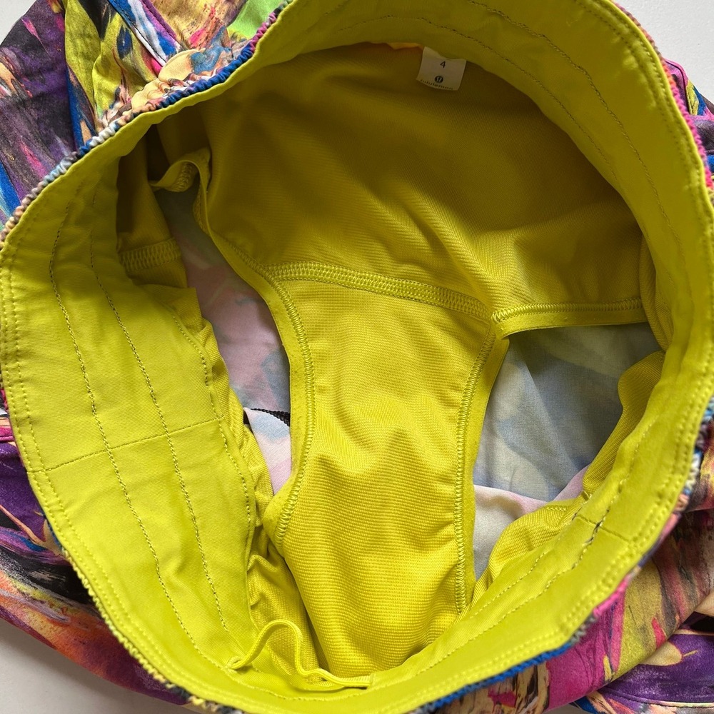 Lululemon Hotty Hot shorts Catalyst Multi Print sz 4 - Picture 4 of 6